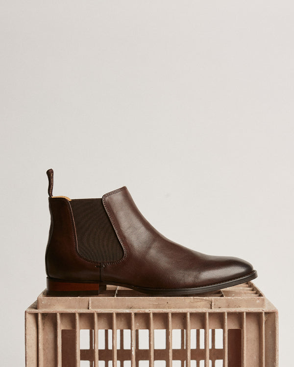 Dakota Brown Chelsea Boots