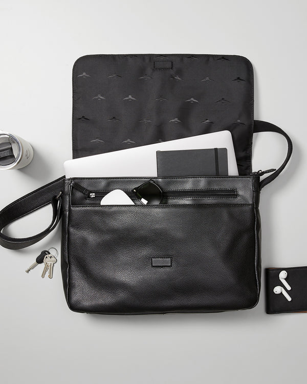 Montoro Black Messenger Bag